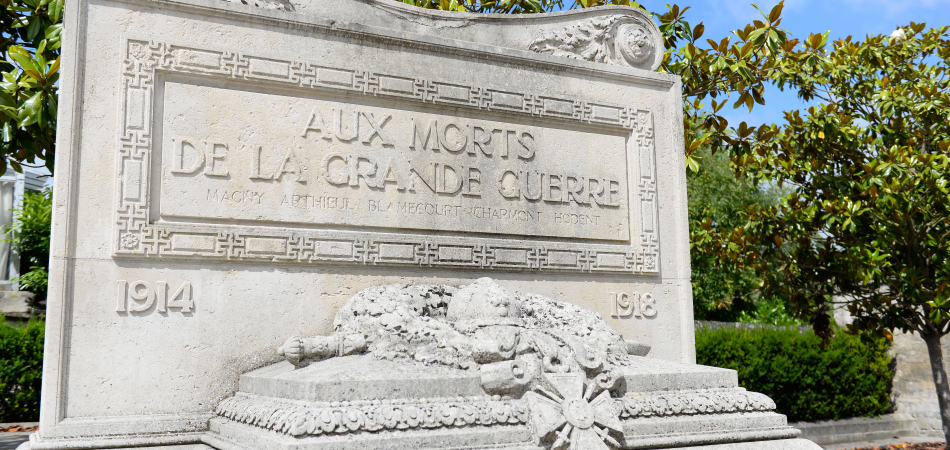 Monument aux morts de Magny-en-Vexin, janvier 2017
