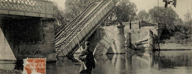 Pont détruit par le Génie français