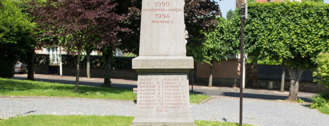 Monument aux morts de Domont, 2016  Archives départementales du Val-d’Oise, 2519W 1089